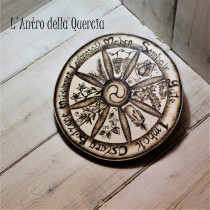 Celtic wheel of the year, pirografia su legno