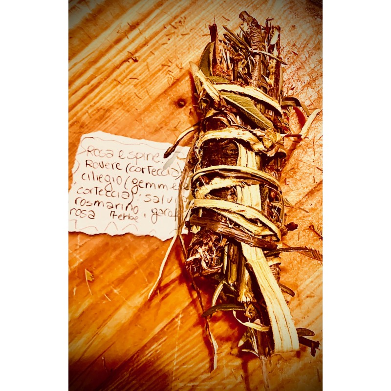SMUDGE - CILIEGIO - SALVIA - ROSMARINO - ROSA E SPINE - ROVERE - CILIEGIO - GAROFANO SMUDGE - CILIEGIO - SALVIA - ROSMARINO - ROSA E SPINE - ROVERE - CILIEGIO - GAROFANO