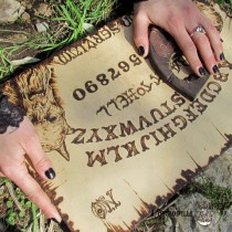 OUIJA Lucifer con planchette, pirografia su legno